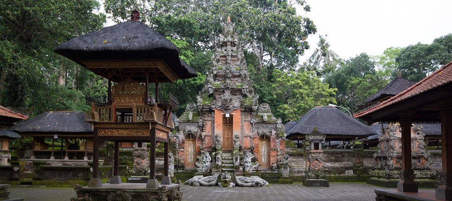 Pura Kahyangan Tiga dan Prajapati