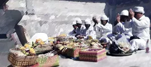 Pawintenan Dan Sesananing Pemangku (Pinandita)